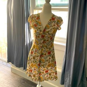 Ann loft petite floral dress 100% rayon WITH POCKETS smoke free clean home